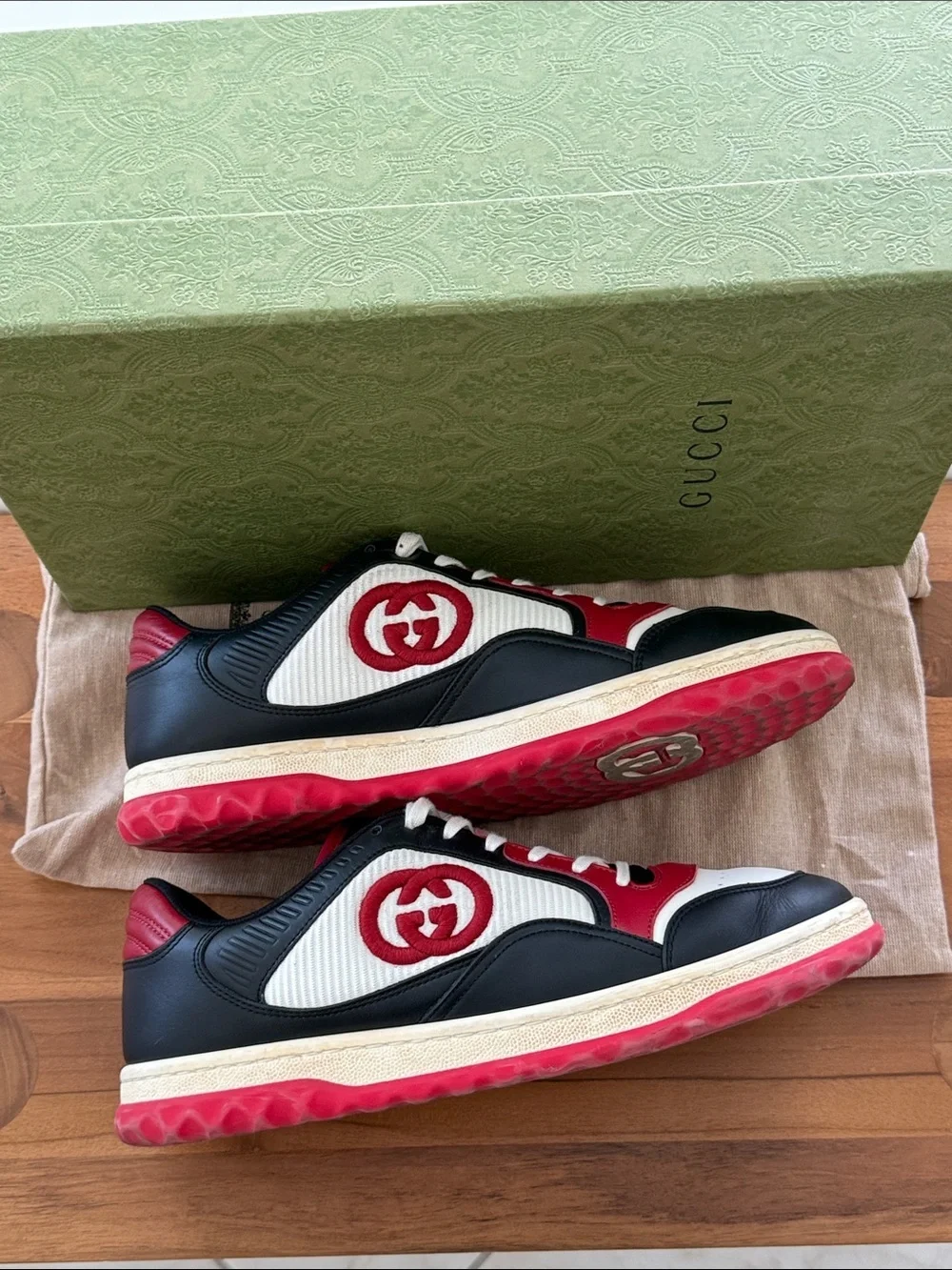 Gucci Men's Red, Black & White Low-Top Sneakers with Signature Logo Fits US 9